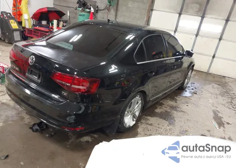 2017 Volkswagen Jetta 1.8T Sel/1.8T Sel Premium z USA, uszkodzony, nr VIN 3VWL17AJ6HM262654